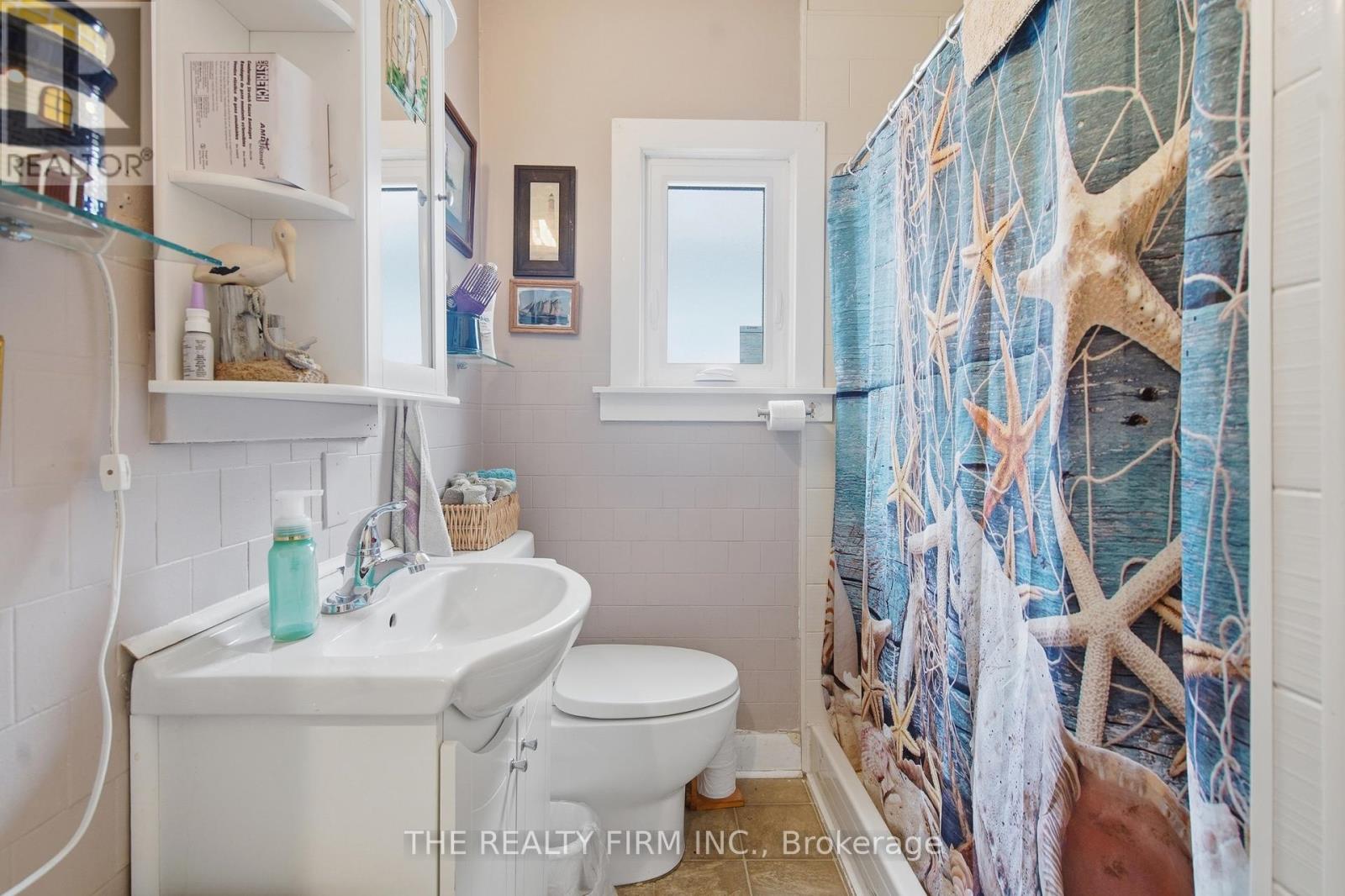 119 CONNAUGHT AVENUE - 12