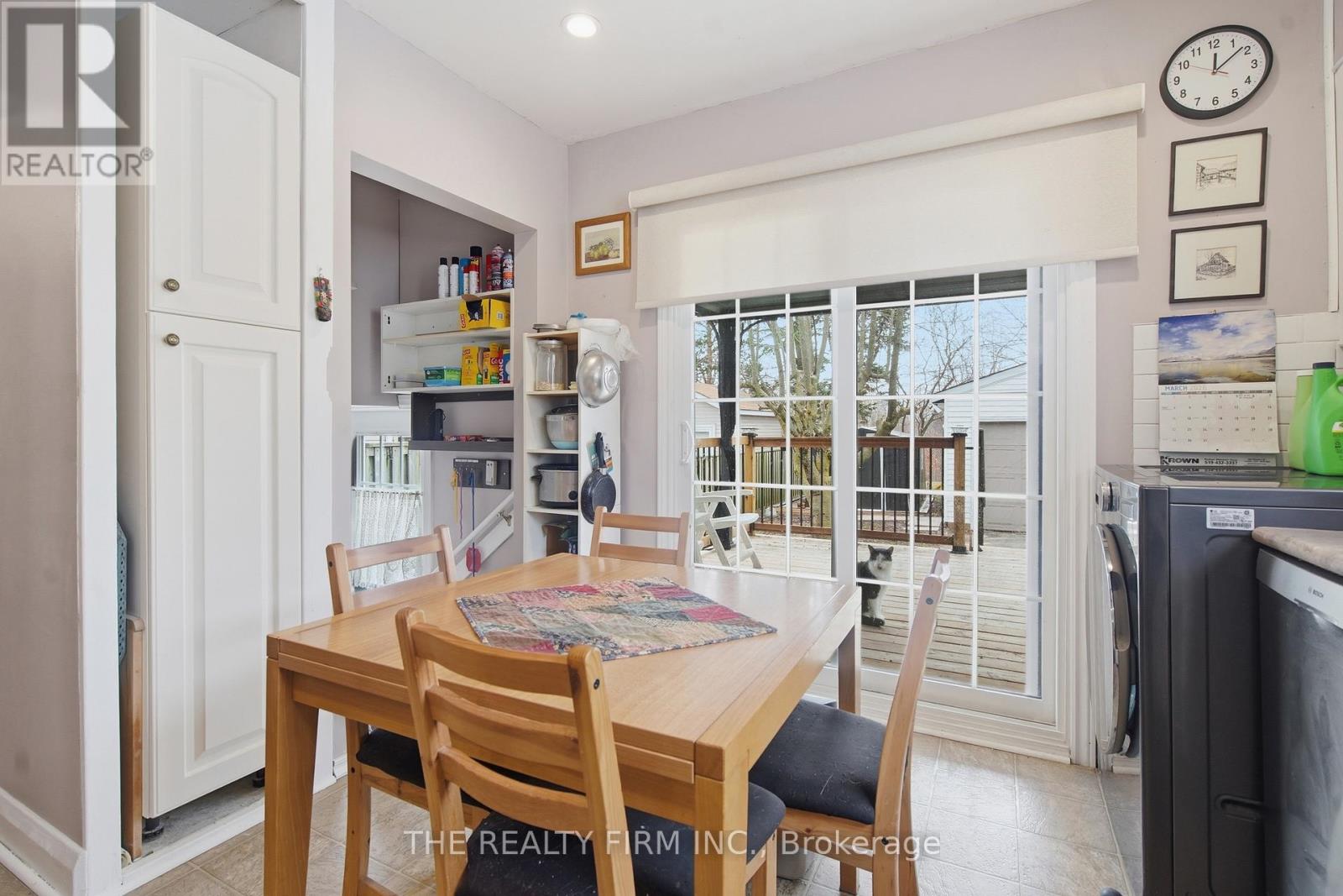 119 CONNAUGHT AVENUE - 17