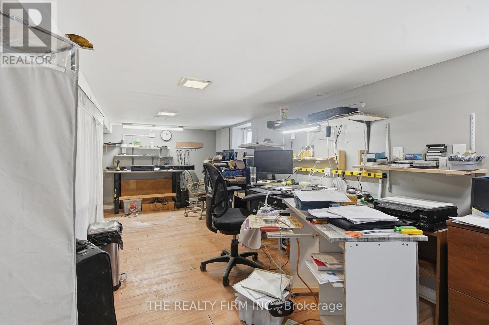 119 CONNAUGHT AVENUE - 21