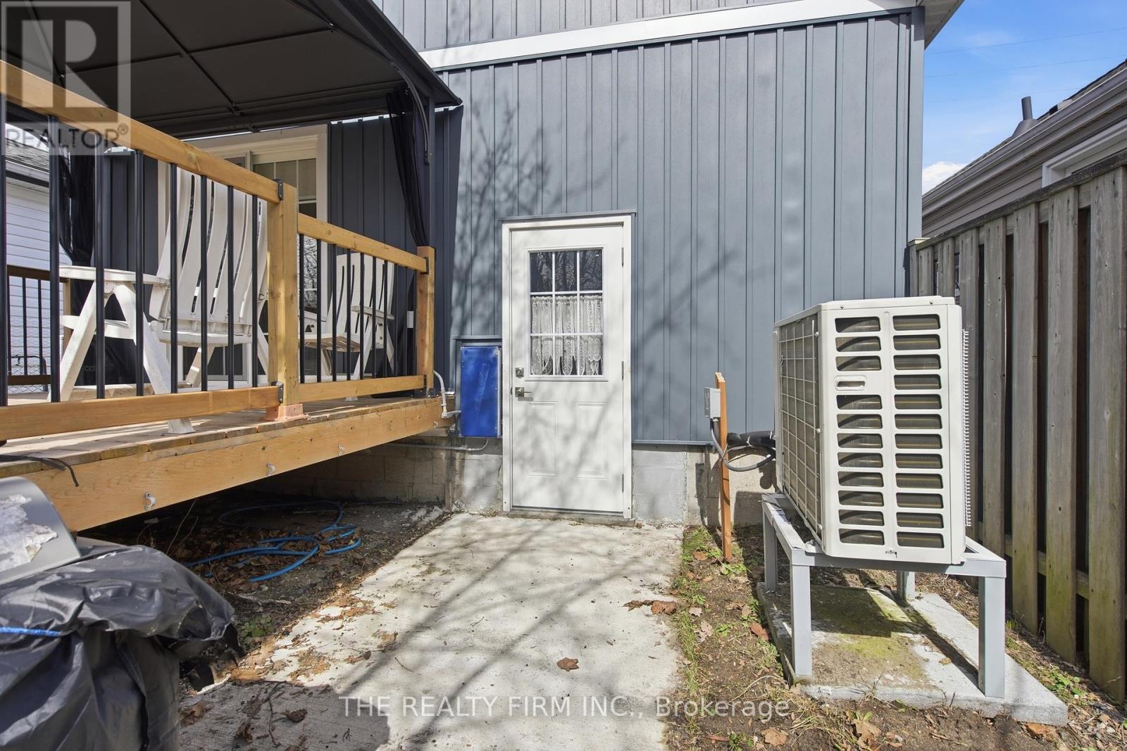 119 CONNAUGHT AVENUE - 30