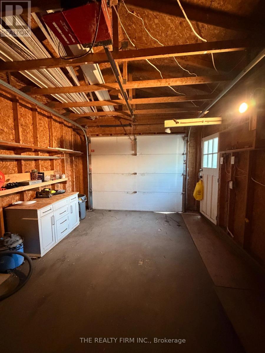119 CONNAUGHT AVENUE - 37