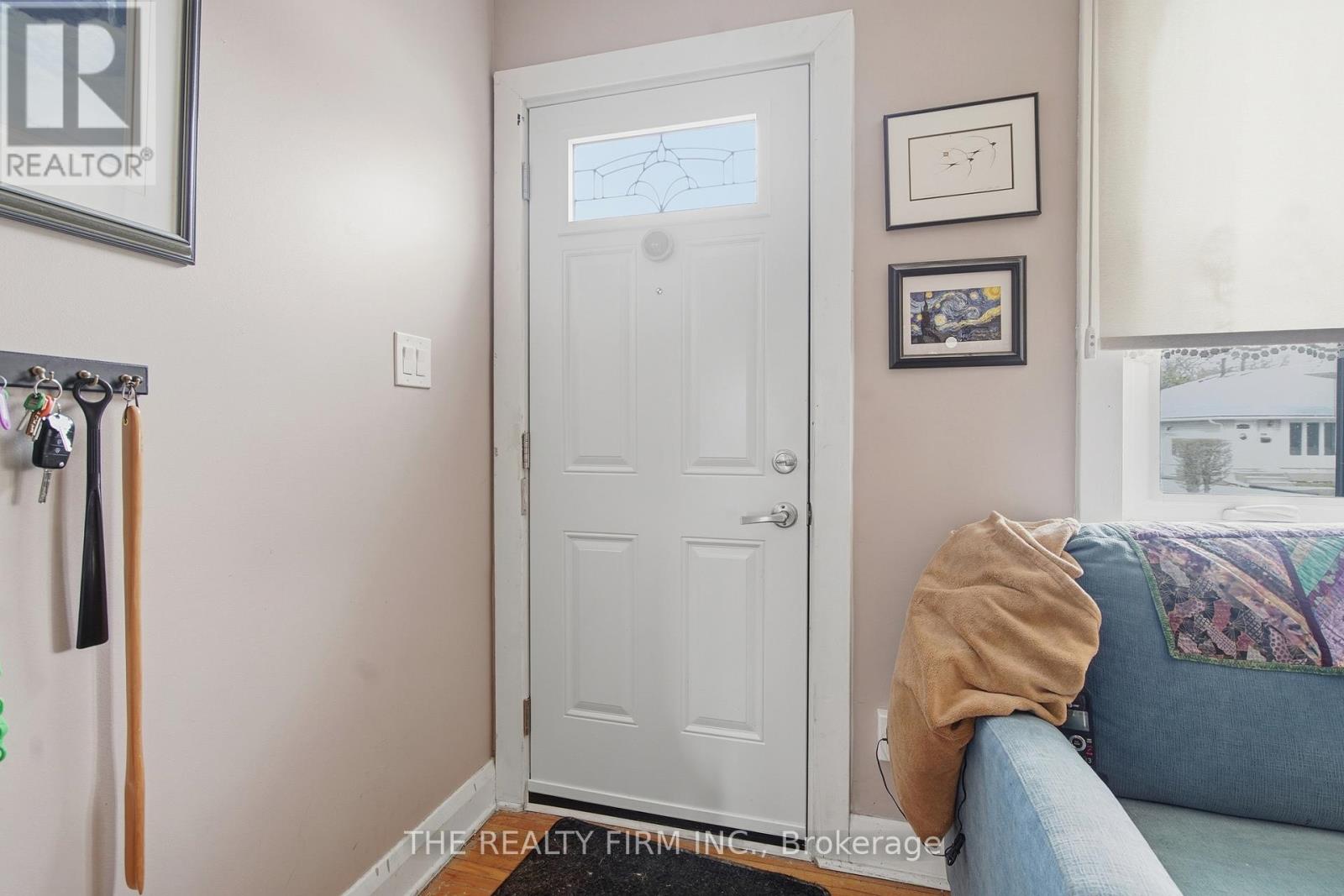 119 CONNAUGHT AVENUE - 6