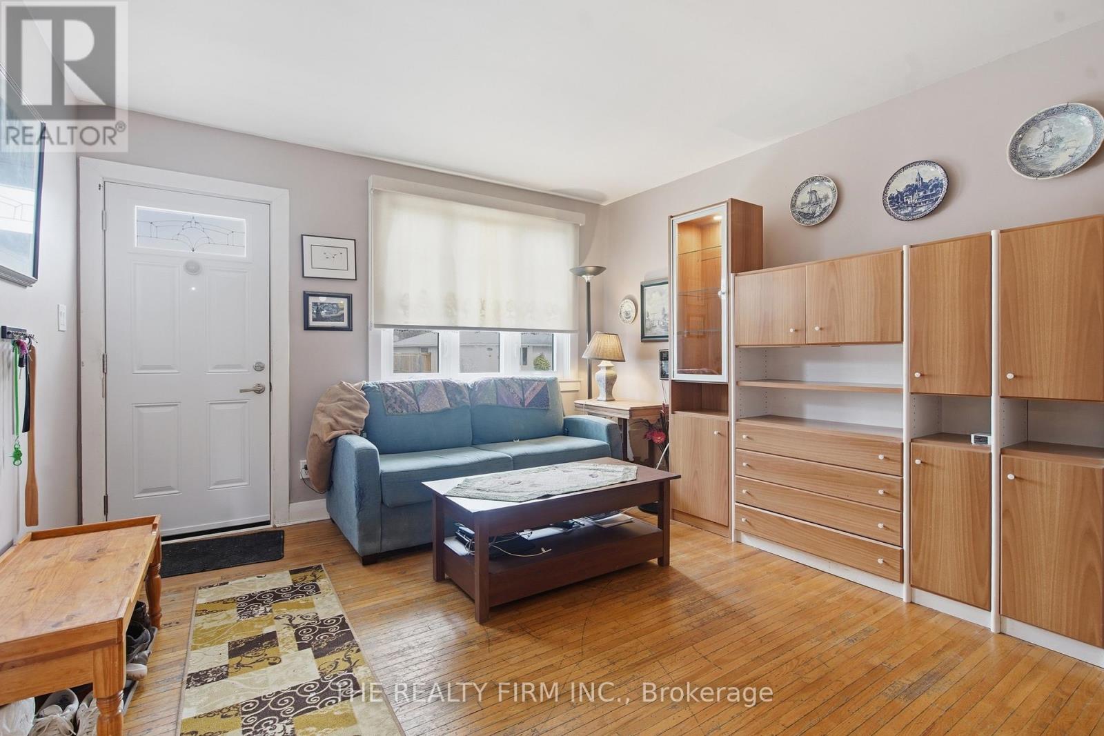 119 CONNAUGHT AVENUE - 8