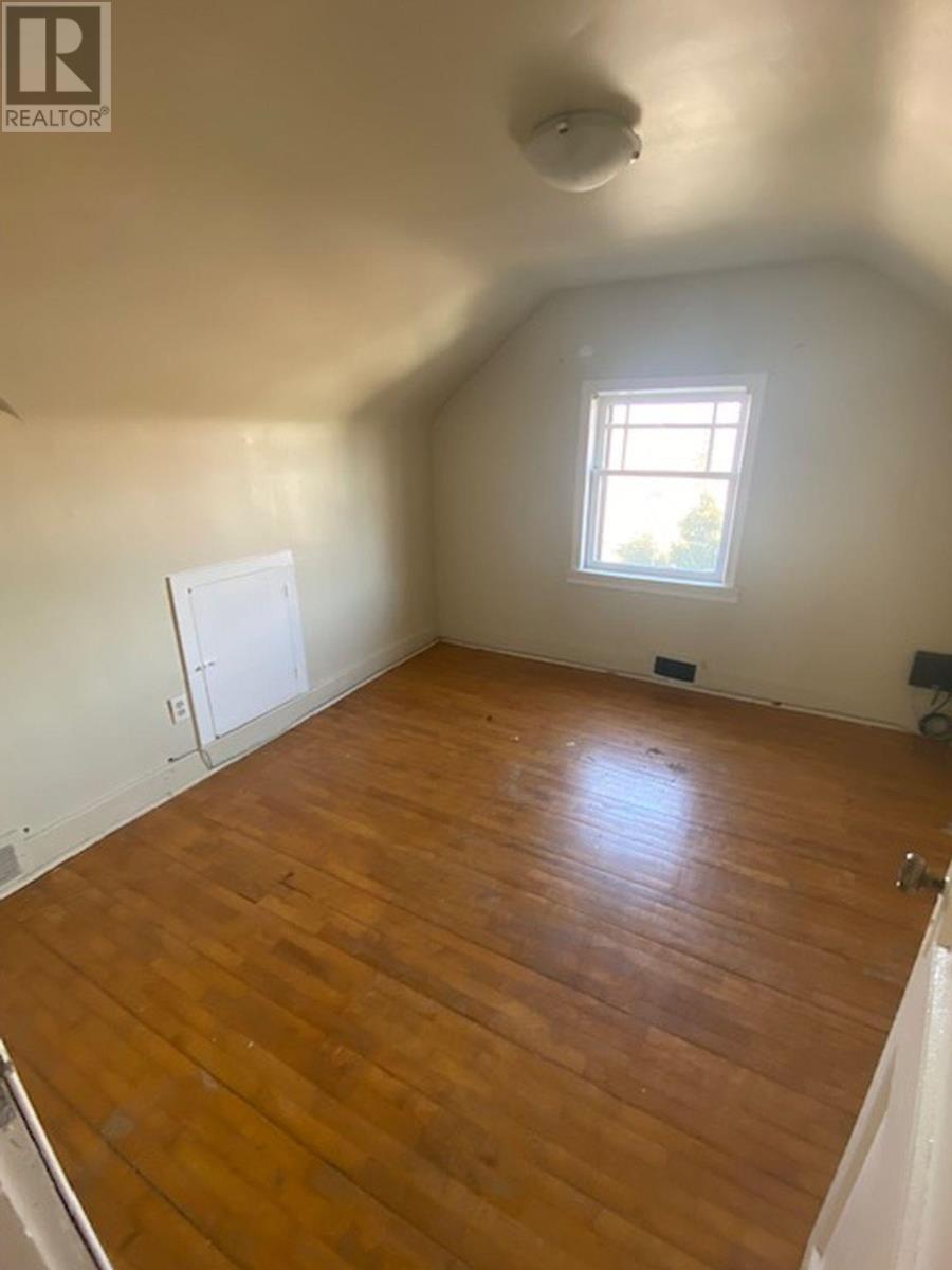 279 Frederica Street W - 10