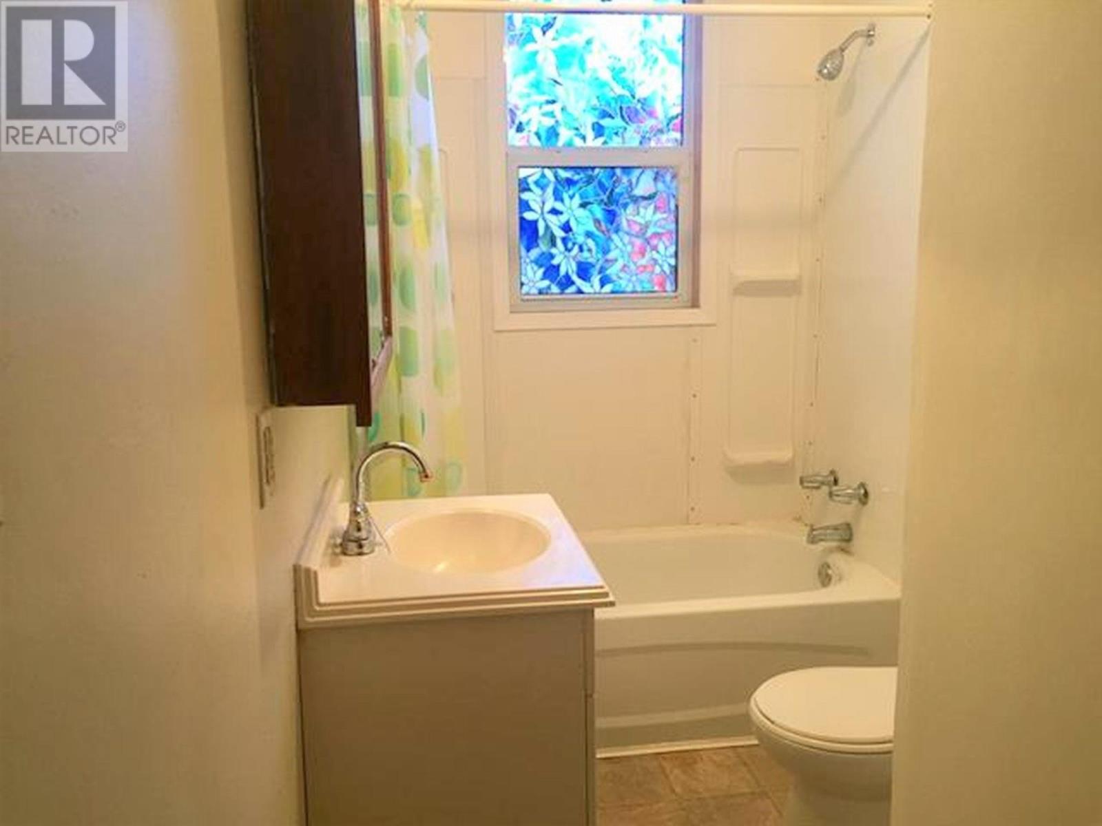 279 Frederica Street W - 7
