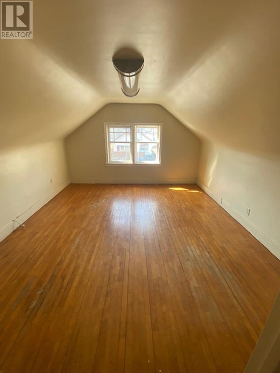 279 Frederica Street W - 9