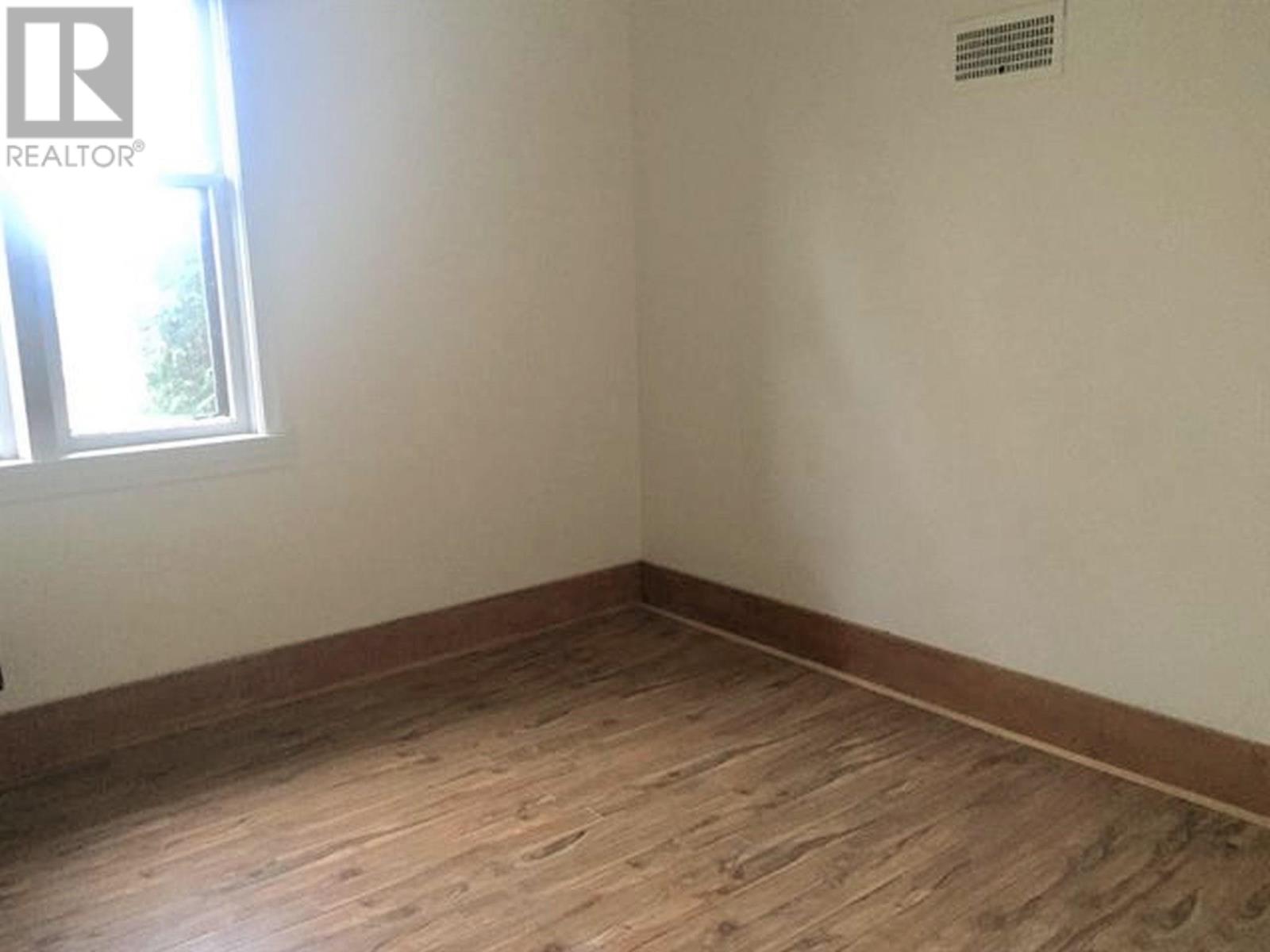 279 Frederica Street W - 6
