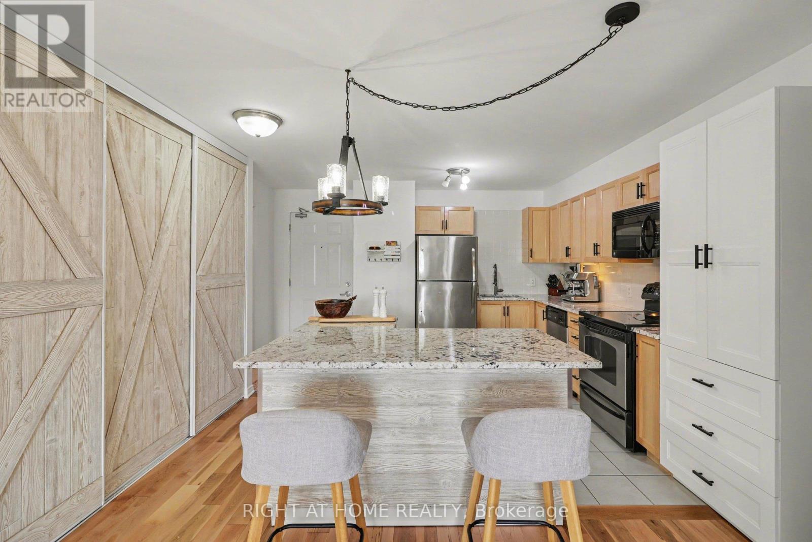 #202 646 CUMMINGS AVENUE - 21