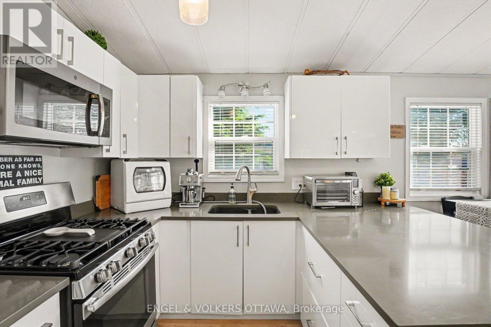 2 KELLY SAND WAY — photo 13 of 34