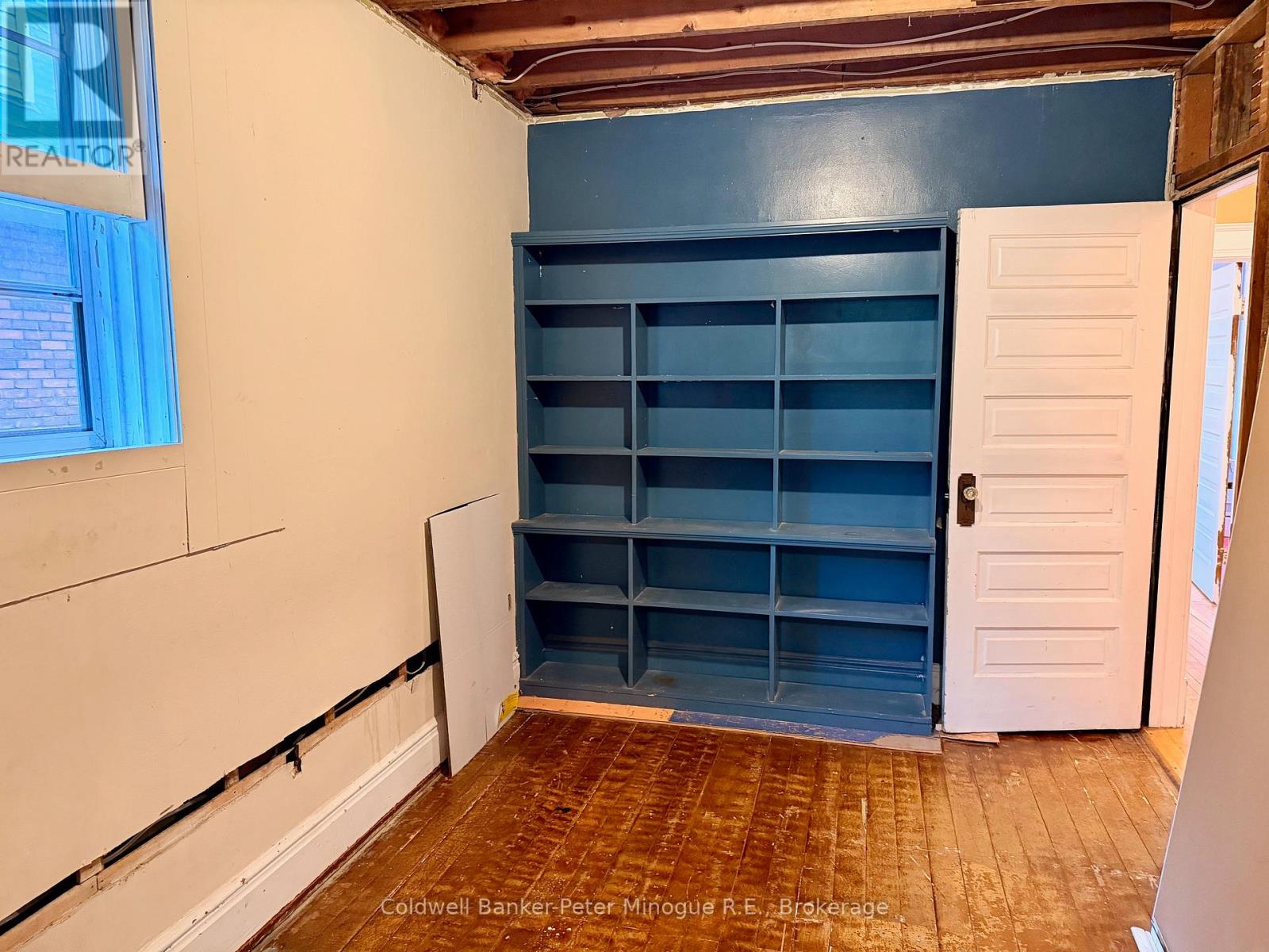 847 MCINTYRE STREET W - 23