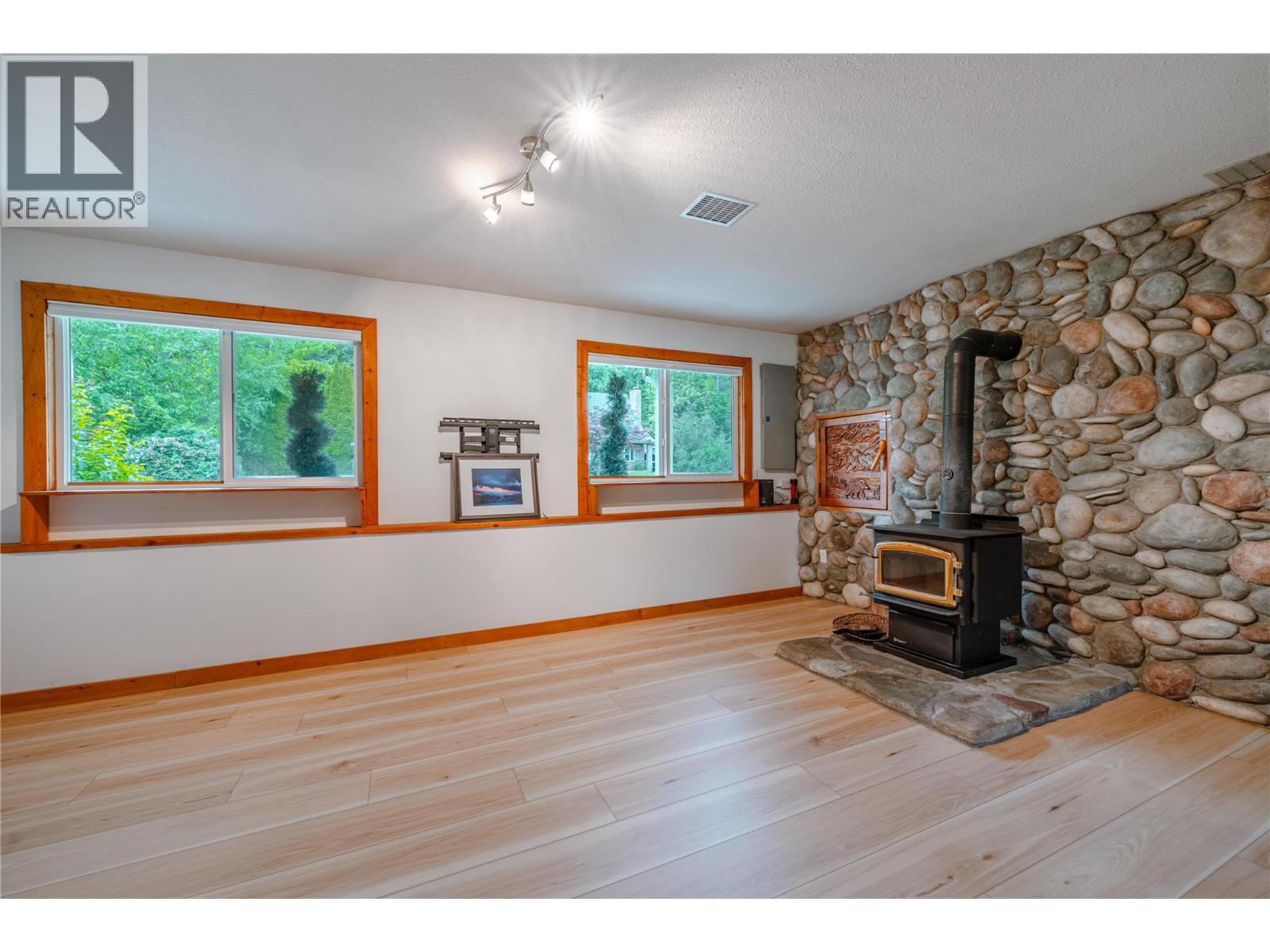 1897 Forest Drive - 31