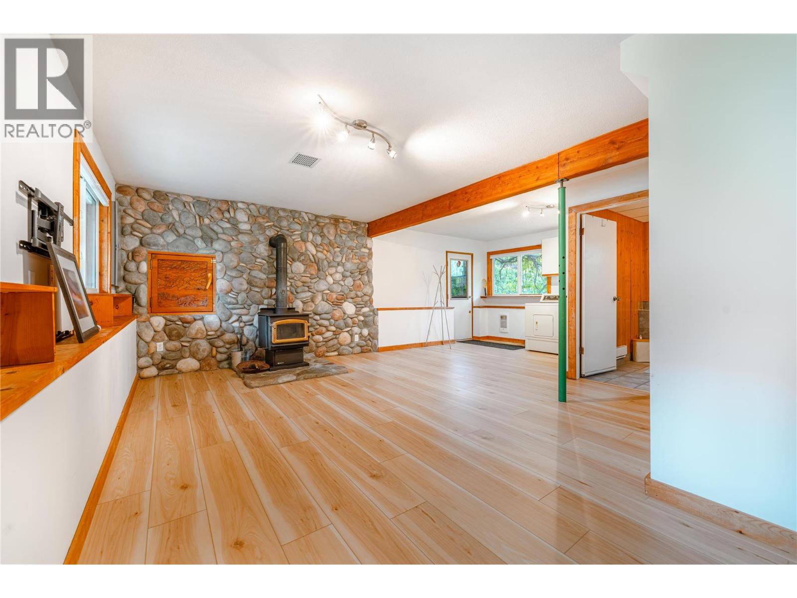 1897 Forest Drive - 33