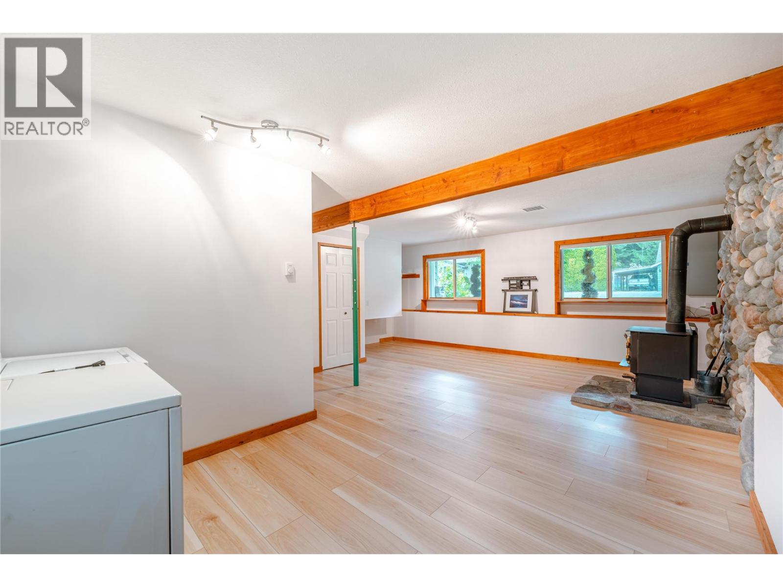 1897 Forest Drive - 35