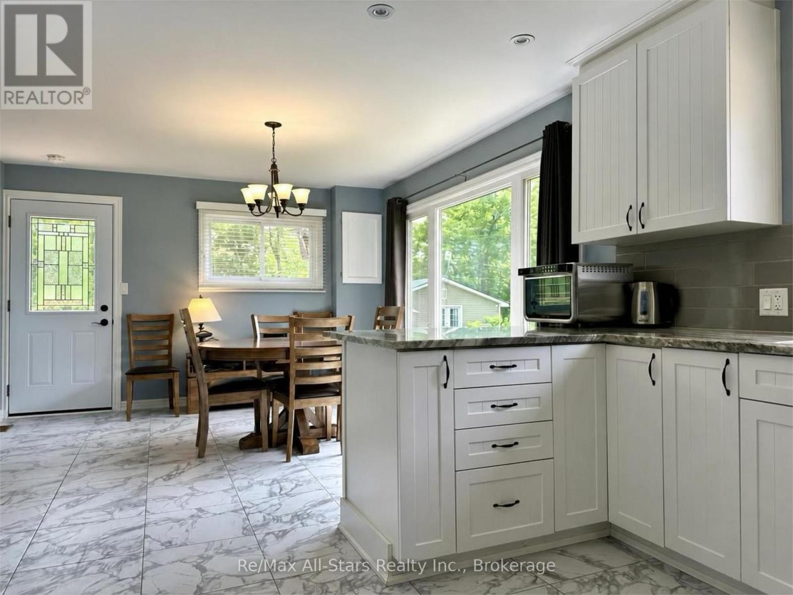 506 KENNEDY DRIVE - 10