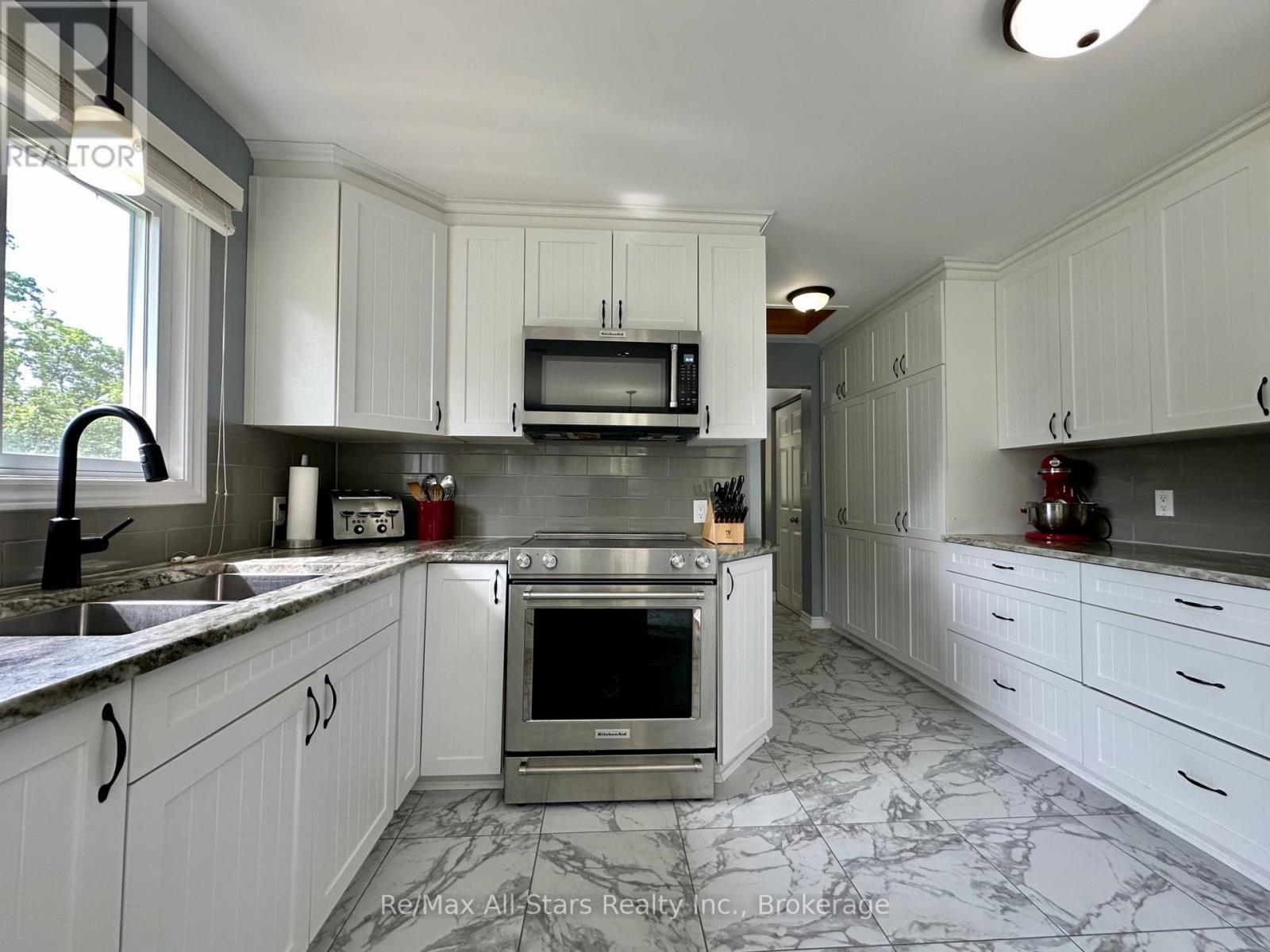 506 KENNEDY DRIVE - 19