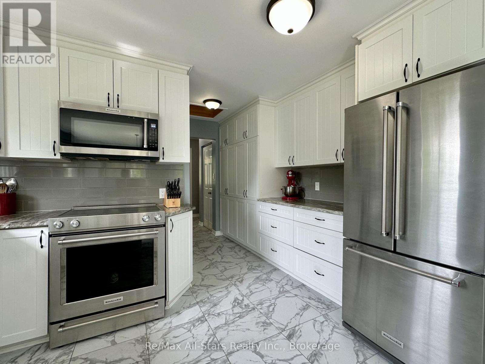 506 KENNEDY DRIVE - 8