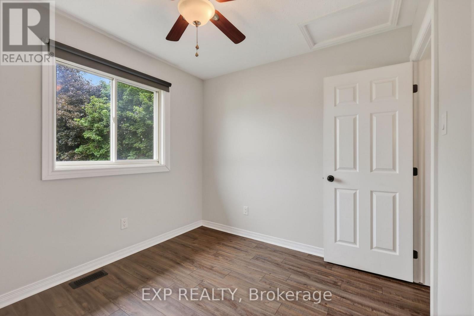 11 BOULDER WAY - 16