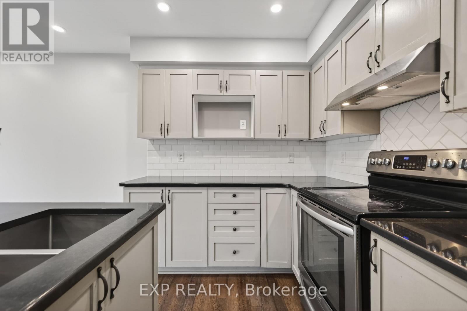 11 BOULDER WAY - 5