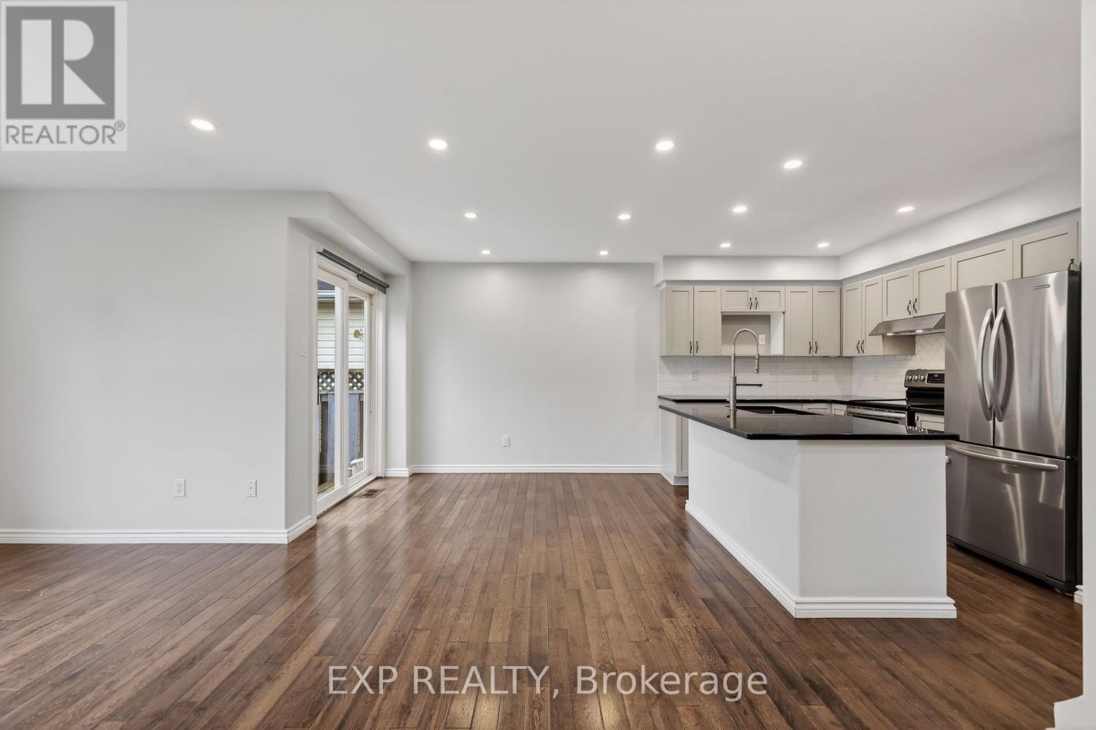 11 BOULDER WAY - 6