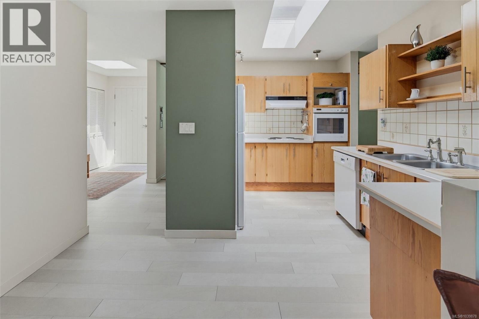 1691 Cresswell Dr - 24