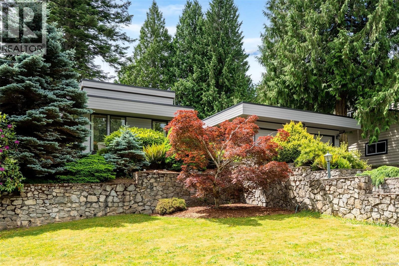 1691 Cresswell Dr - Image 3