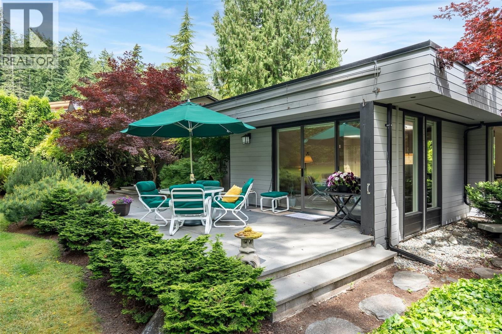 1691 Cresswell Dr - 32