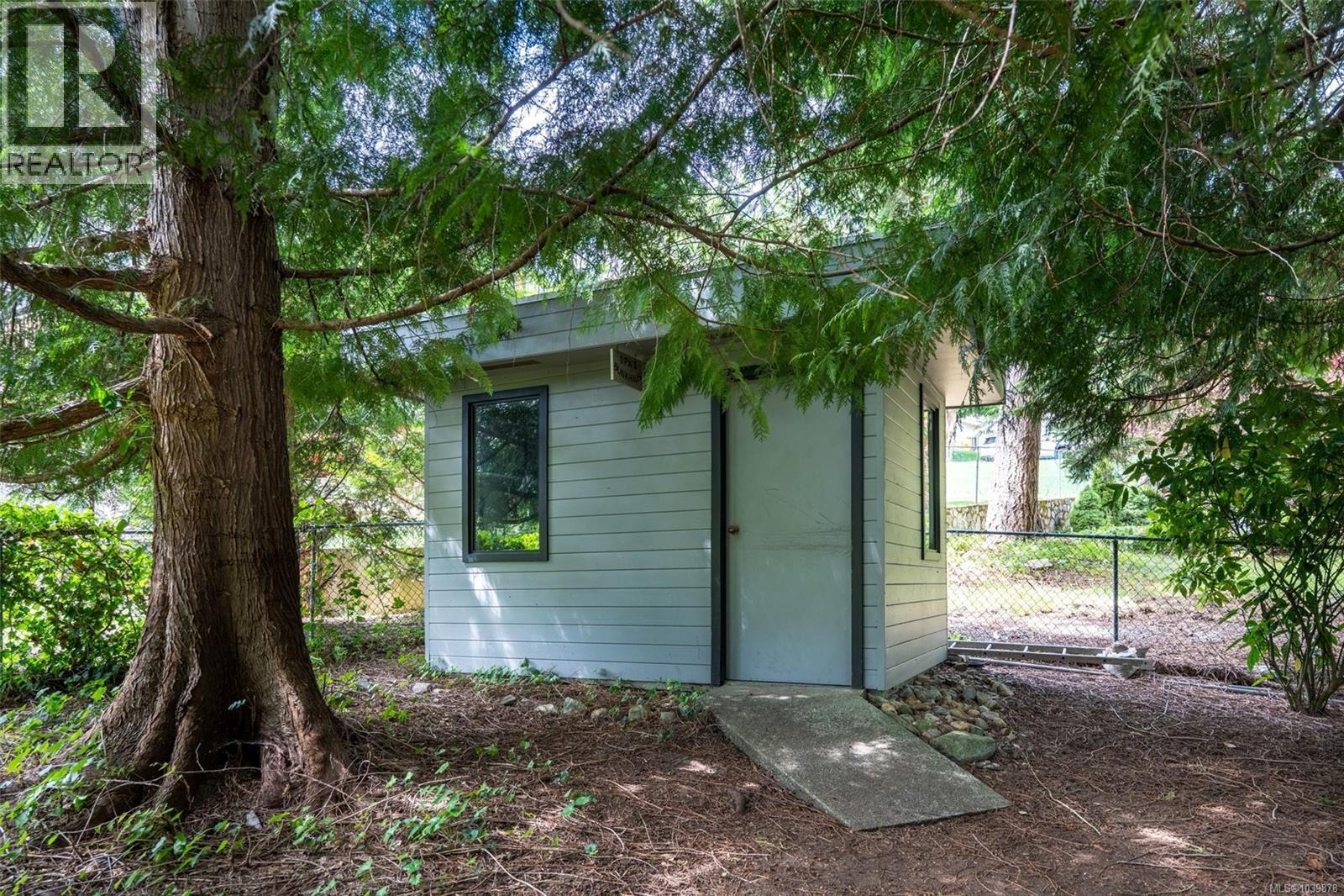 1691 Cresswell Dr - 53
