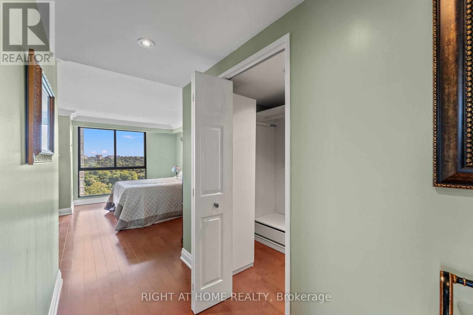 #1503 3 CONCORDE PLACE - 14