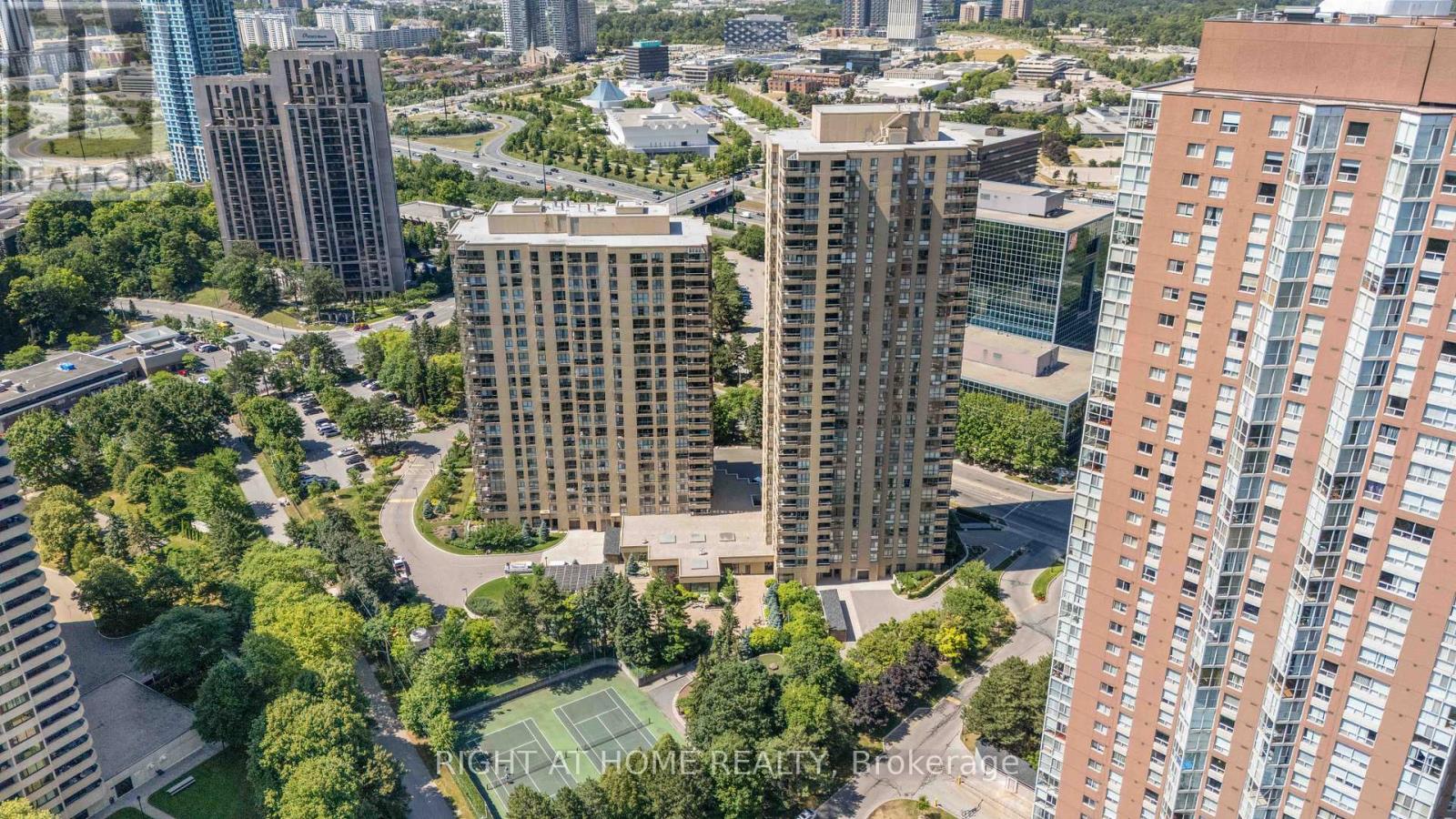 #1503 3 CONCORDE PLACE - 2