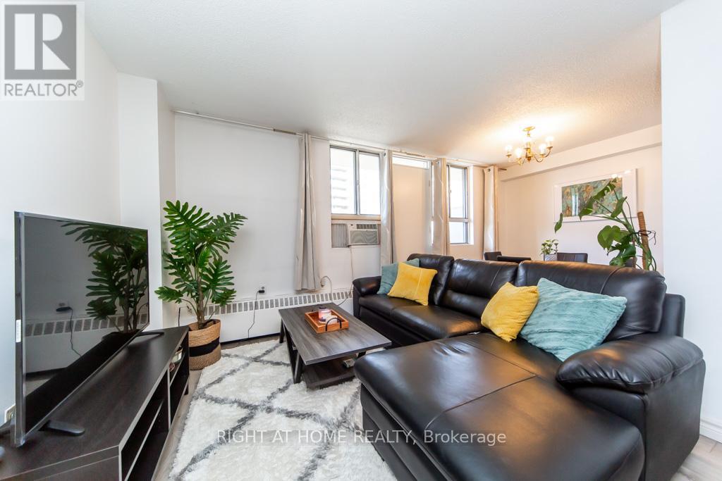 #315 100 DUNDALK DRIVE - 14
