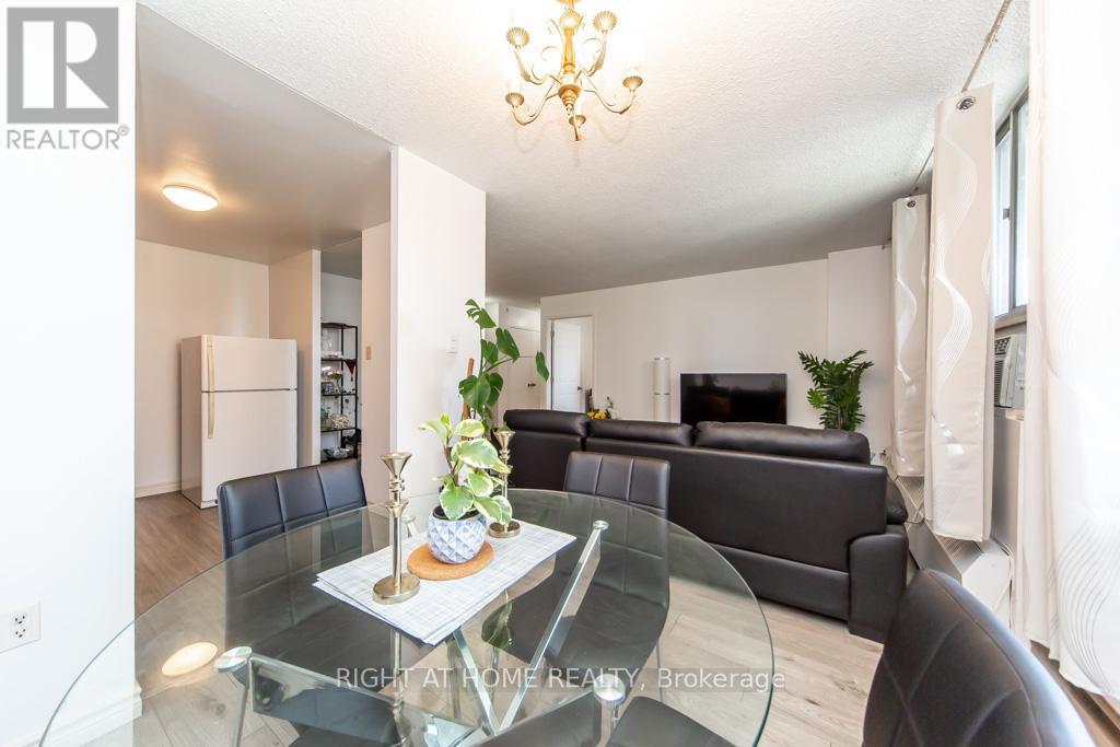 #315 100 DUNDALK DRIVE - 20