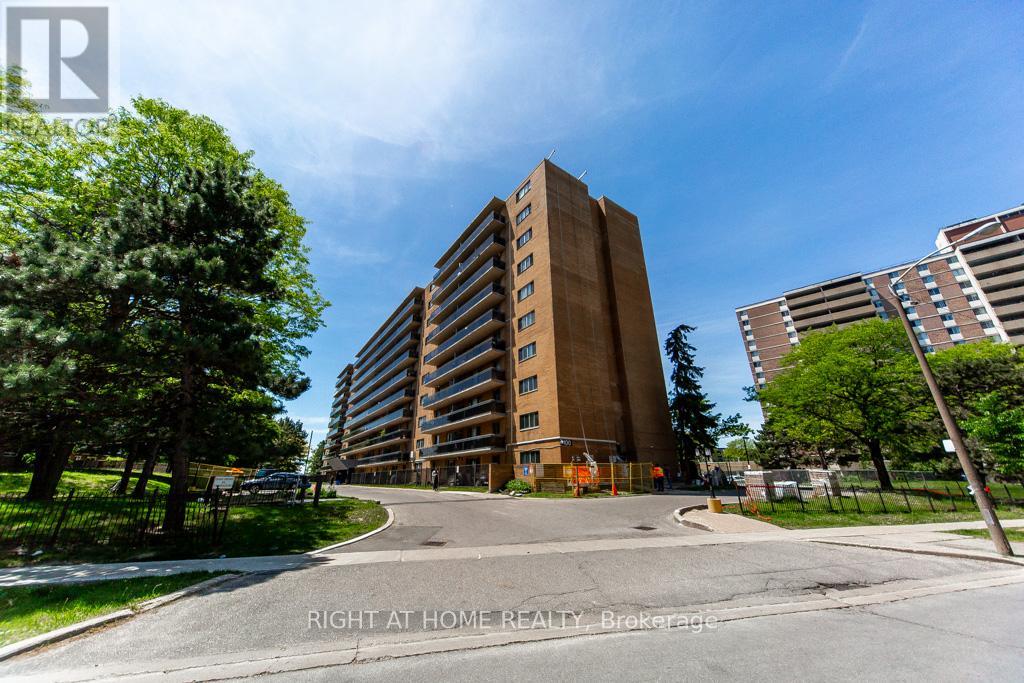 #315 100 DUNDALK DRIVE - 3