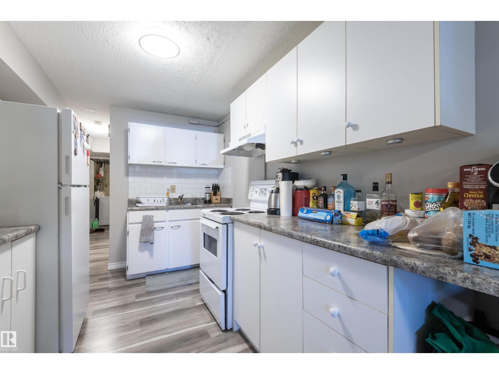 10727/10729 64 AV NW — photo 14
