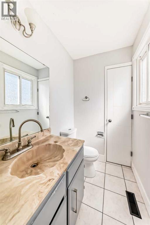 204 Whiteview Close NE - 18
