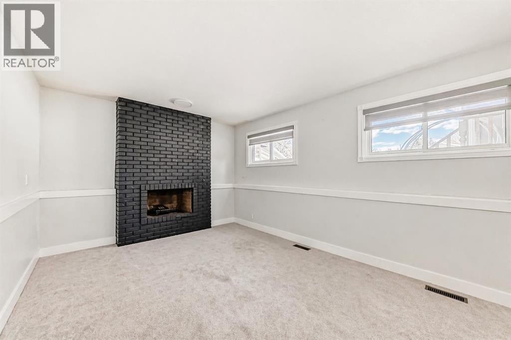 204 Whiteview Close NE - 24