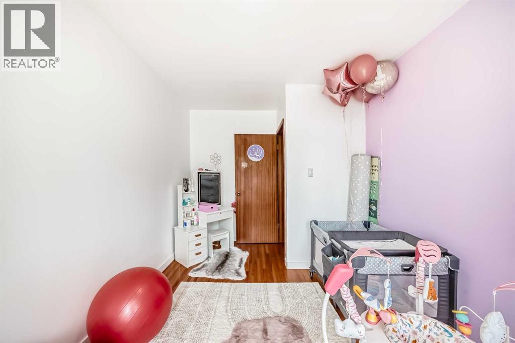 417 37 Street SW - 19