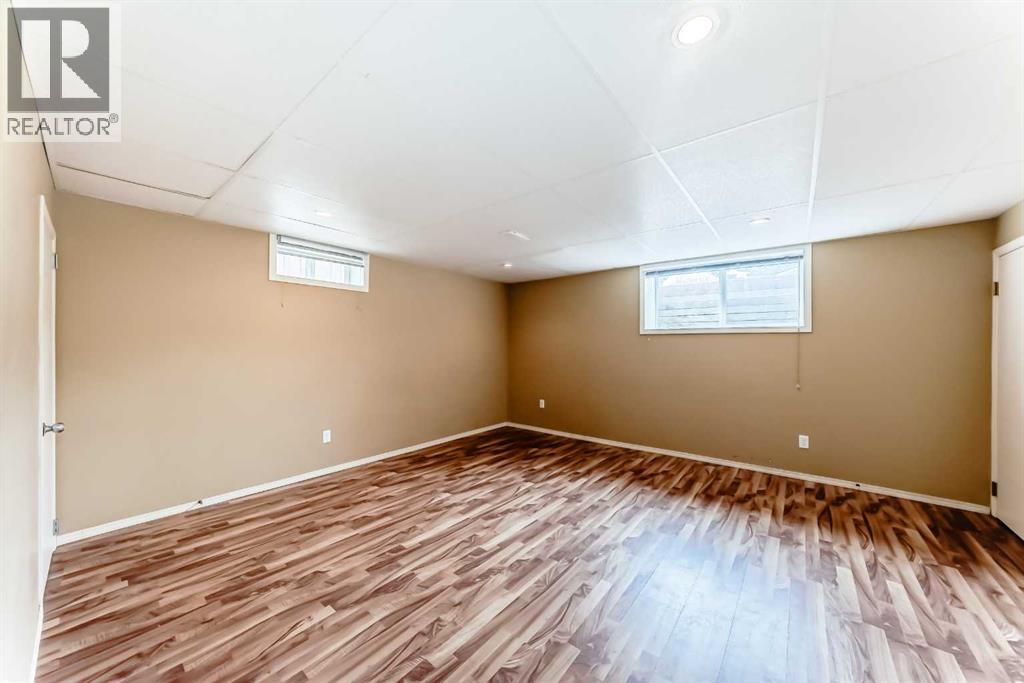 417 37 Street SW - 21