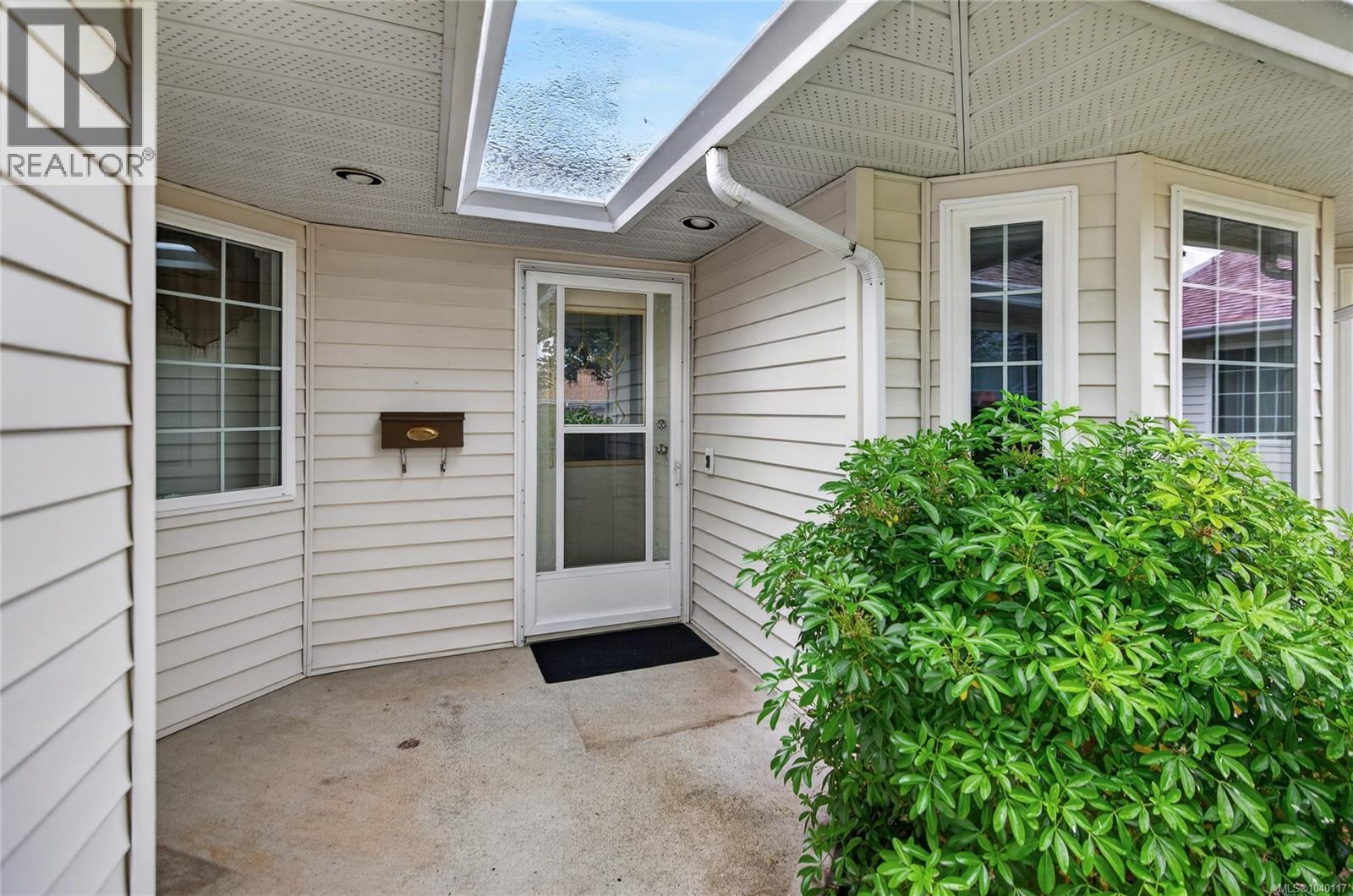 #18 1905 Willemar Ave - 4