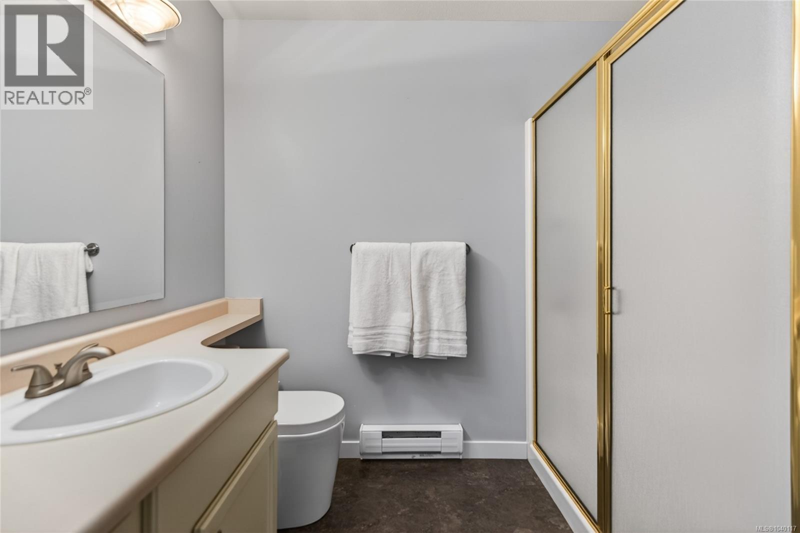 #18 1905 Willemar Ave - 32