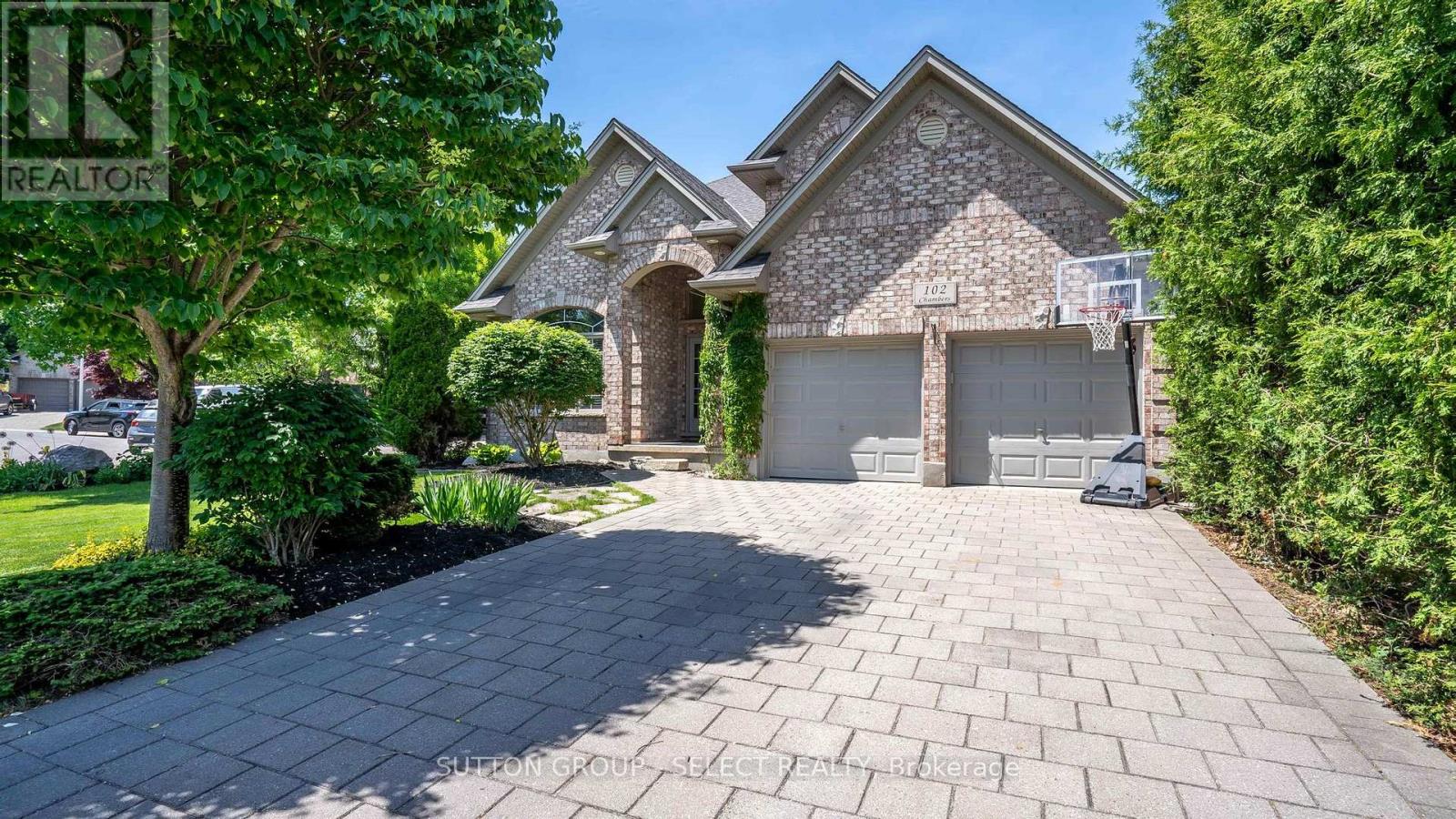 102 CHAMBERS AVENUE - 2