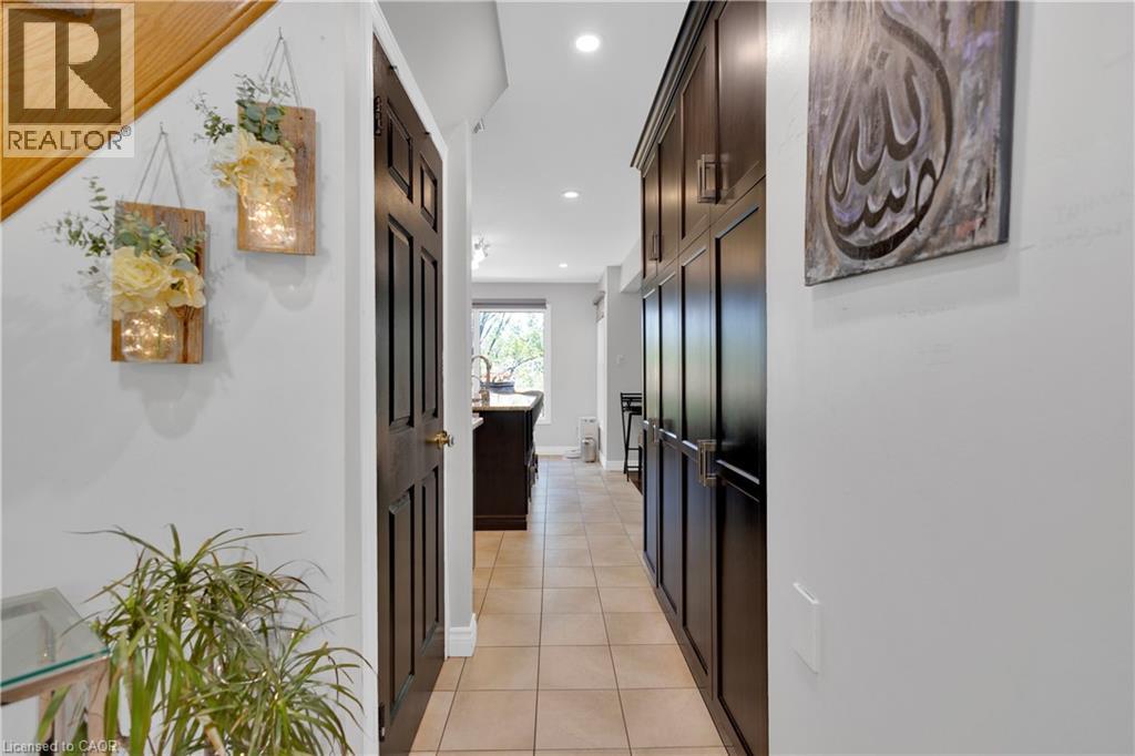 64 WOODVIEW Crescent - 10