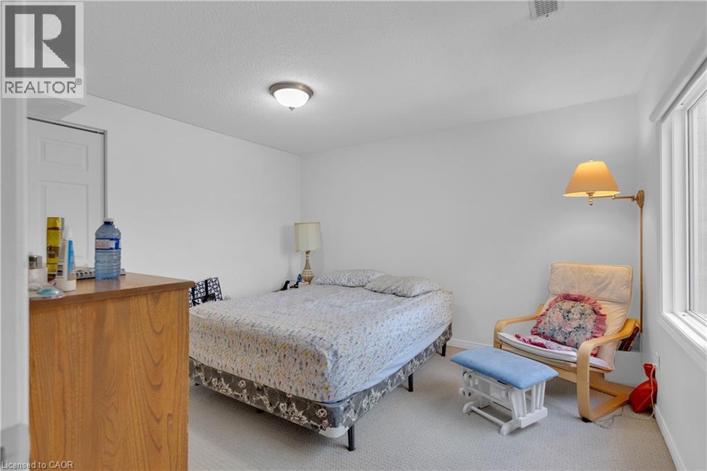 64 WOODVIEW Crescent - 41