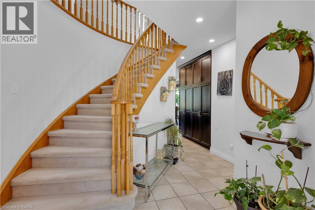 64 WOODVIEW Crescent - 5