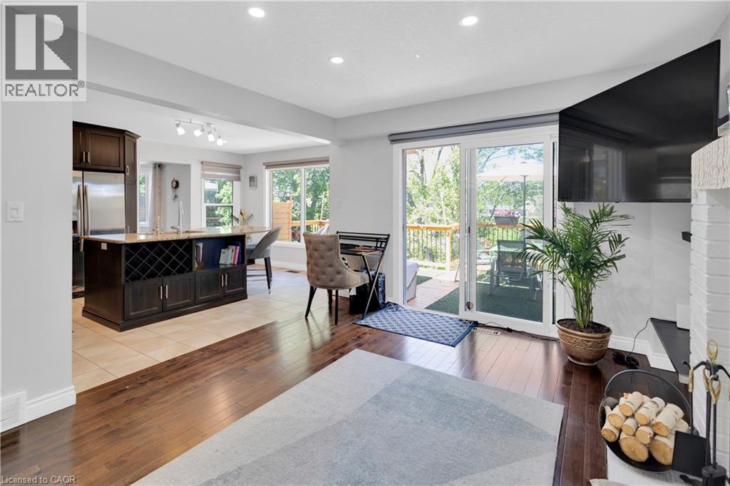 64 WOODVIEW Crescent - 14