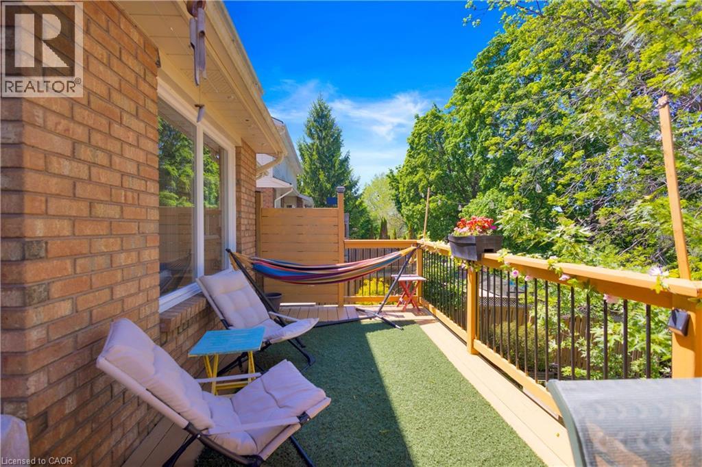 64 WOODVIEW Crescent - 17