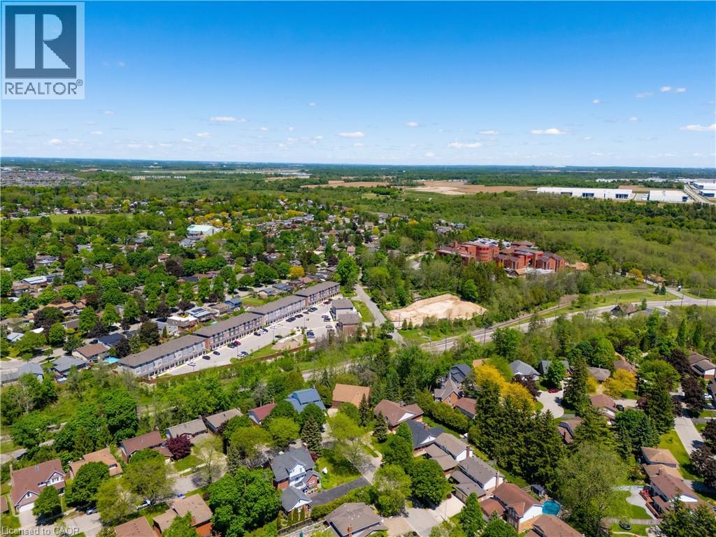64 WOODVIEW Crescent - 50