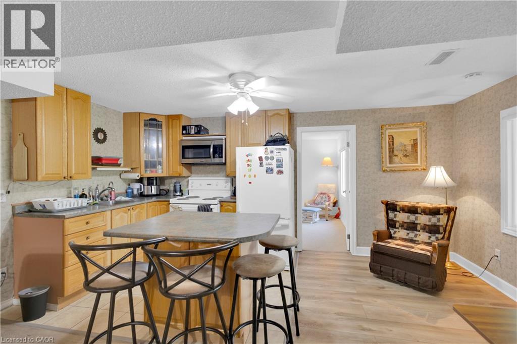 64 WOODVIEW Crescent - 39