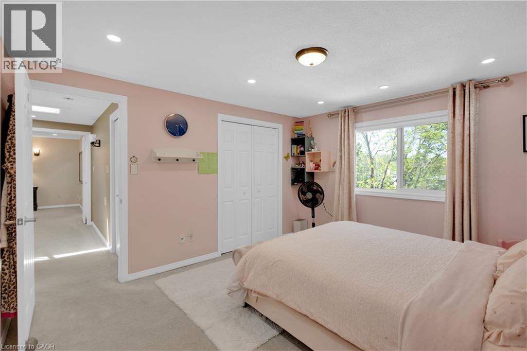 64 WOODVIEW Crescent - 23