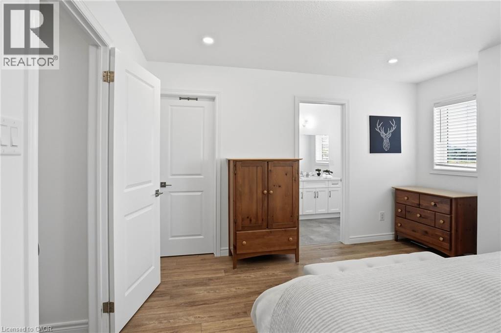 3-bedroom home for sale at 29 SCHUYLER Street Unit# 2, Paris ON · photo 20 of 38
