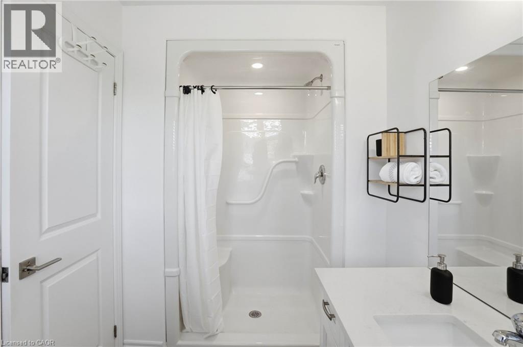 3-bedroom home for sale at 29 SCHUYLER Street Unit# 2, Paris ON · photo 23 of 38